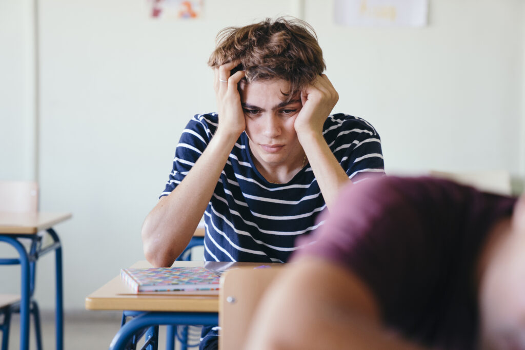 adolescent démotivé école